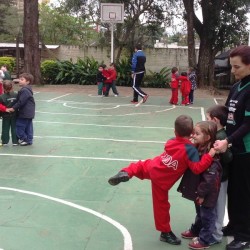 crianças brincando