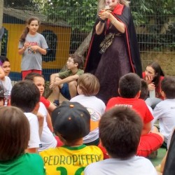 Crianças na festa de Halloween