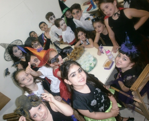 Crianças na festa de Halloween
