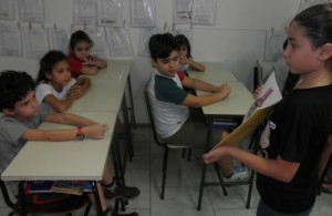 turma estudando