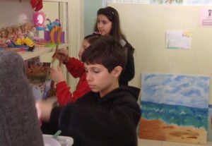 Crianças em atividade para Santa Casa