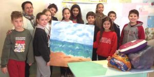 Crianças em atividade para Santa Casa