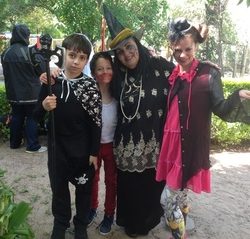 A HALLOWEEN FULL OF LIFE