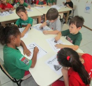 PINTANDO COM CARVÃO