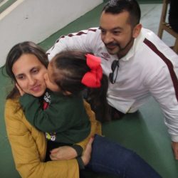 família