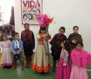 crianças na semana farroupilha