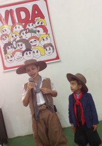 crianças na semana farroupilha