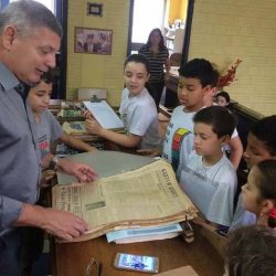 no jornal