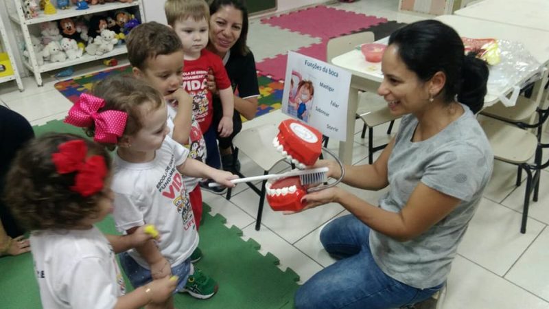 Cuidar da saúde bucal é tarefa que se aprende cedo!